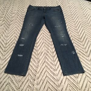 Distressed Straight Leg Jeans